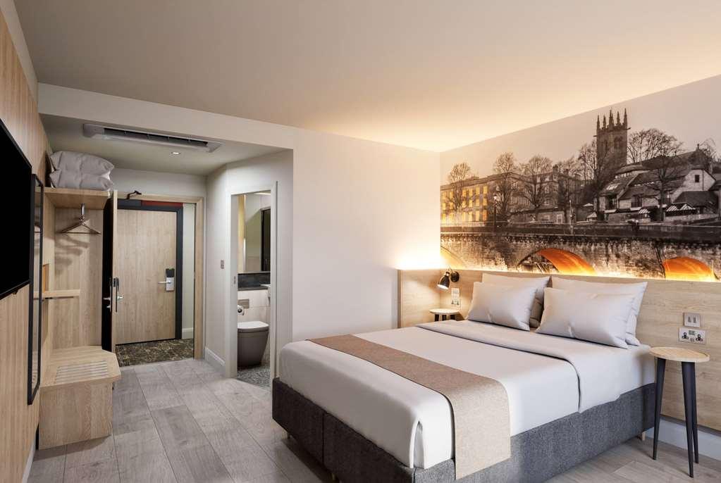 Super 8 By Wyndham Chester East Chambre photo