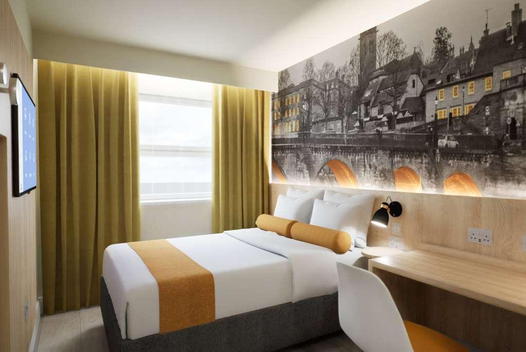 Super 8 By Wyndham Chester East Chambre photo