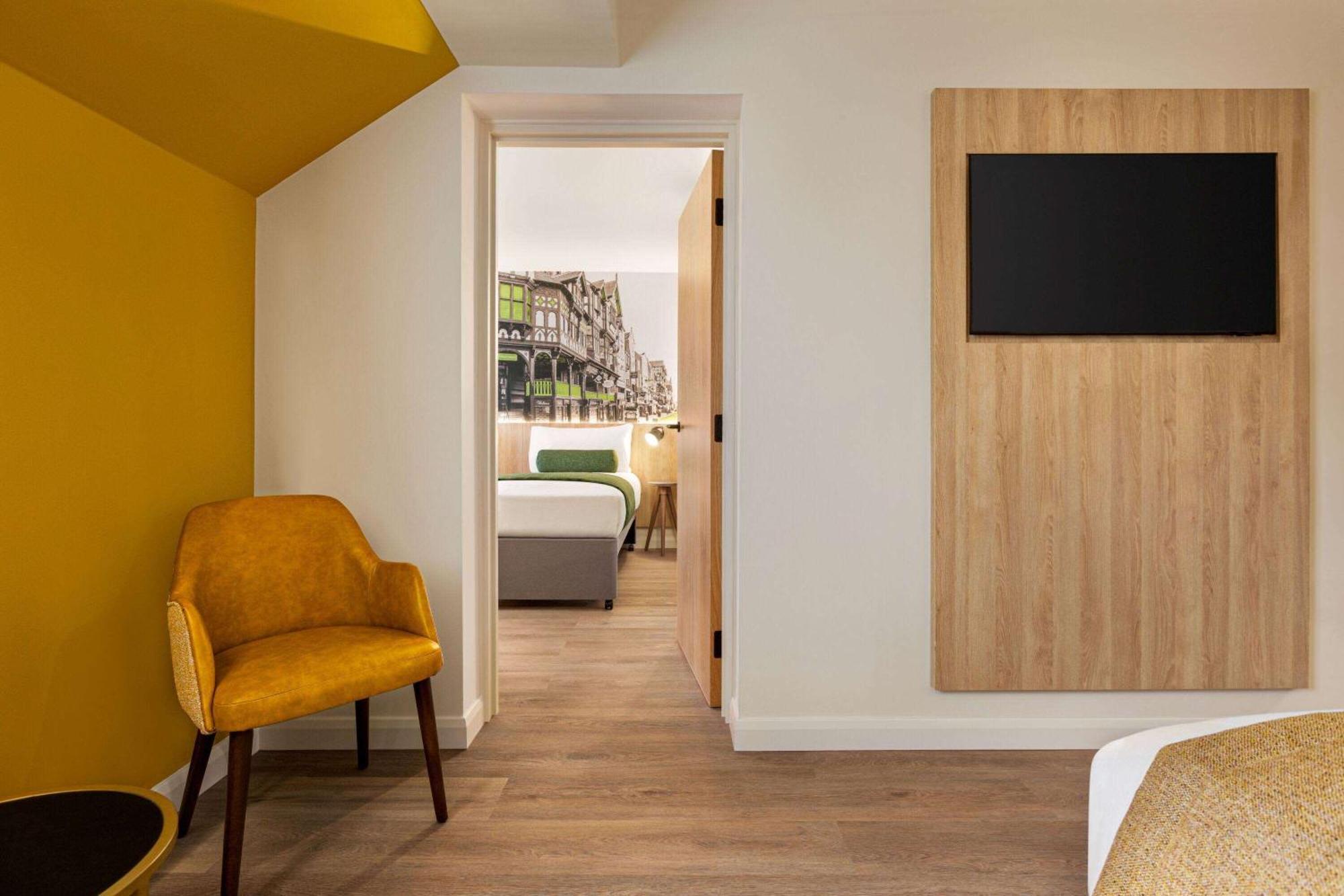 Super 8 By Wyndham Chester East Extérieur photo