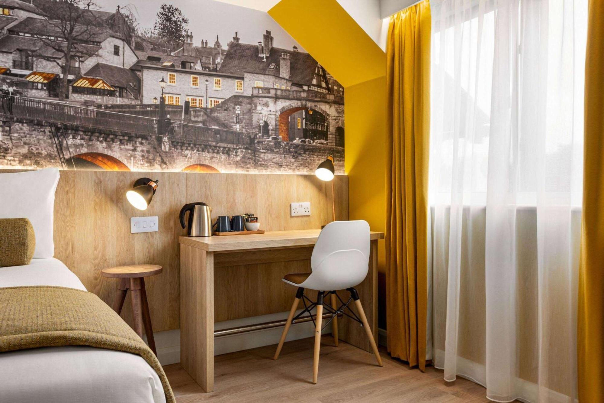 Super 8 By Wyndham Chester East Extérieur photo