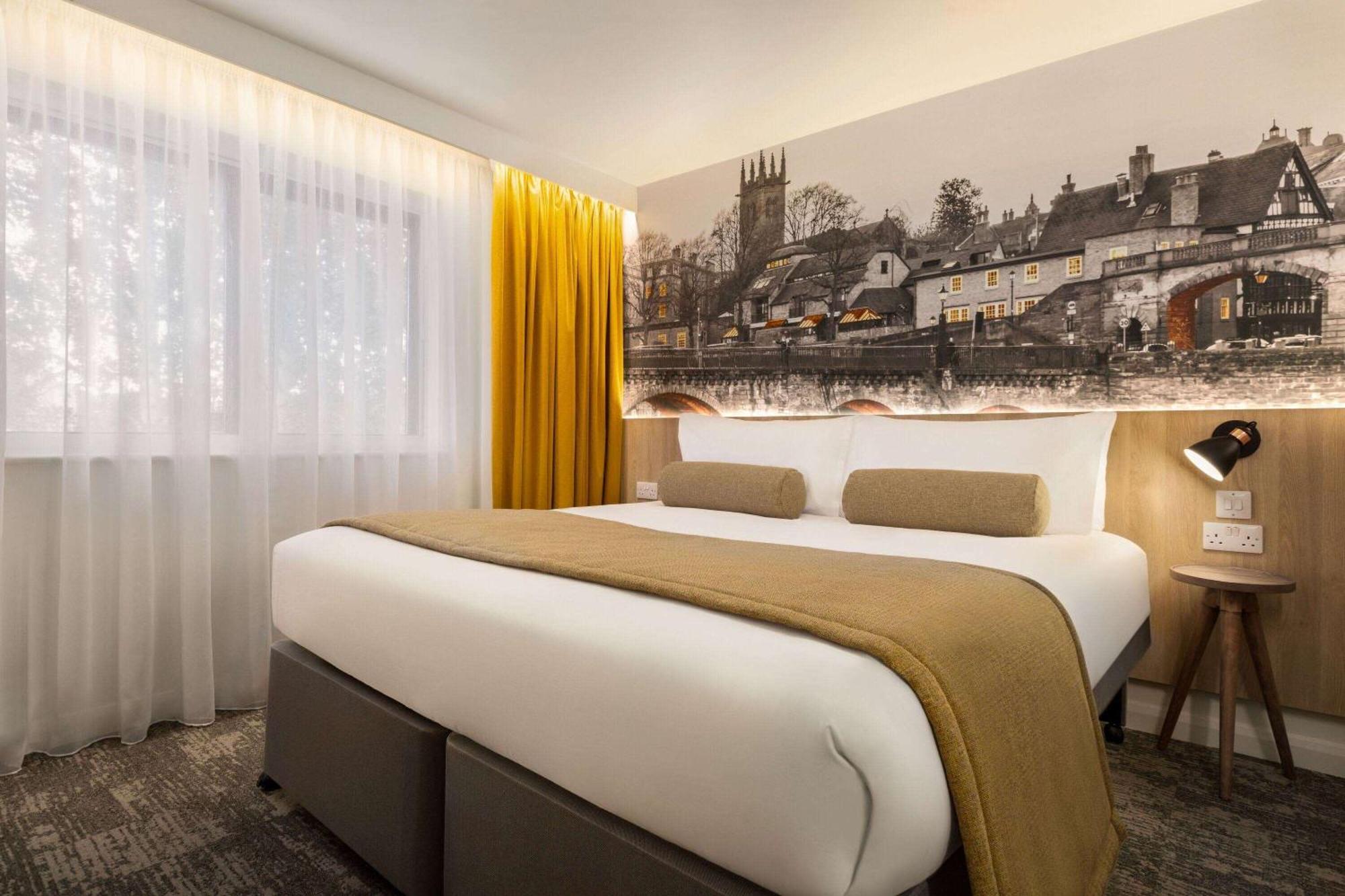 Super 8 By Wyndham Chester East Extérieur photo