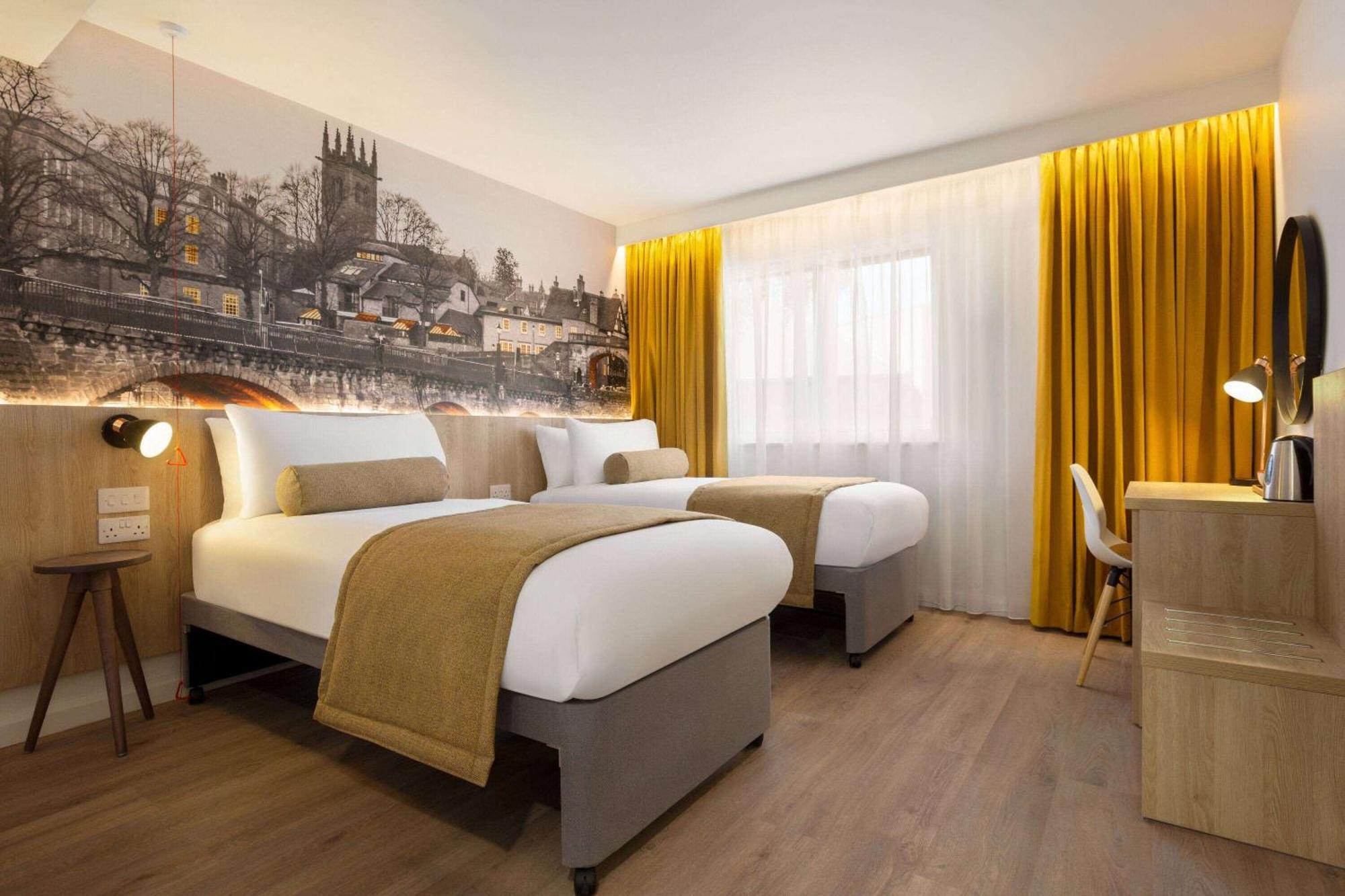 Super 8 By Wyndham Chester East Extérieur photo